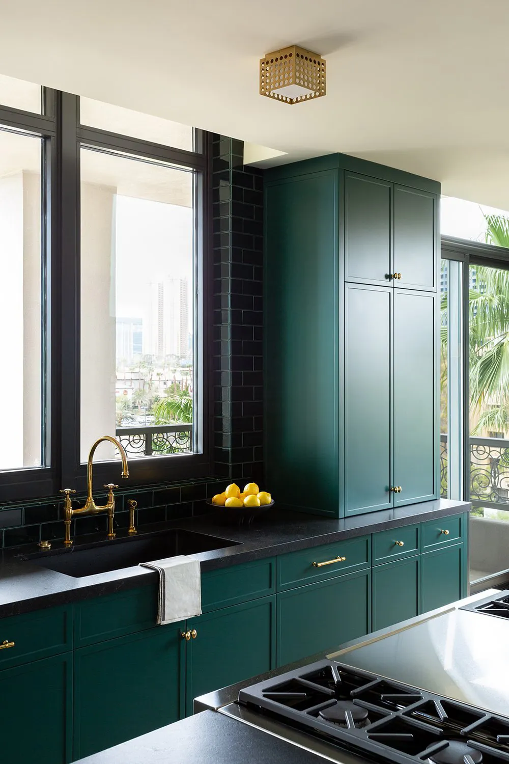 Couleurs fraîches et décoration tendance dans le design d'appartement à Las Vegas - Gallery image 9