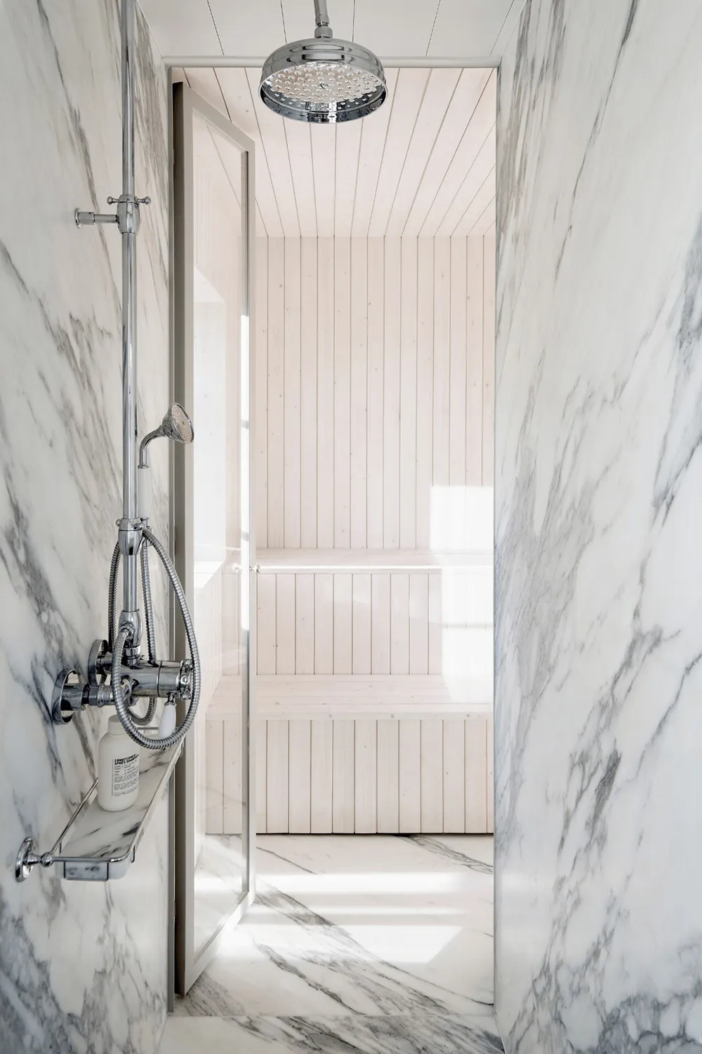 स्वीडन में स्थित एक सुंदर वॉटरफ्रंट रिसॉर्ट का आंतरिक डिज़ाइन - Gallery image 15