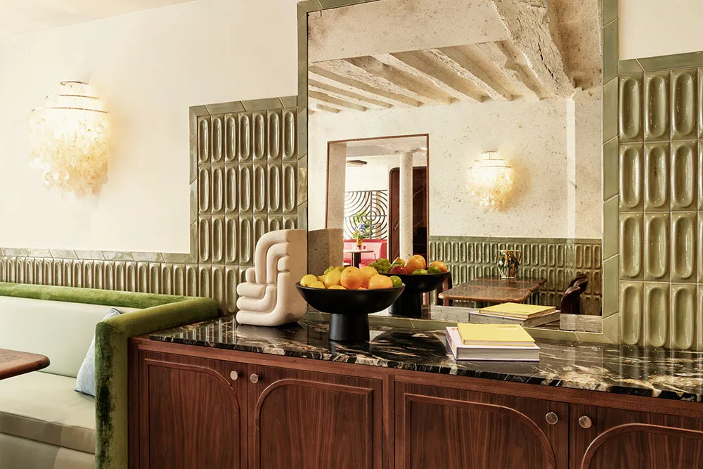 Готель Saint-Andre des Arts: готель із атмосферою 1970-х у Парижі - Gallery image 13