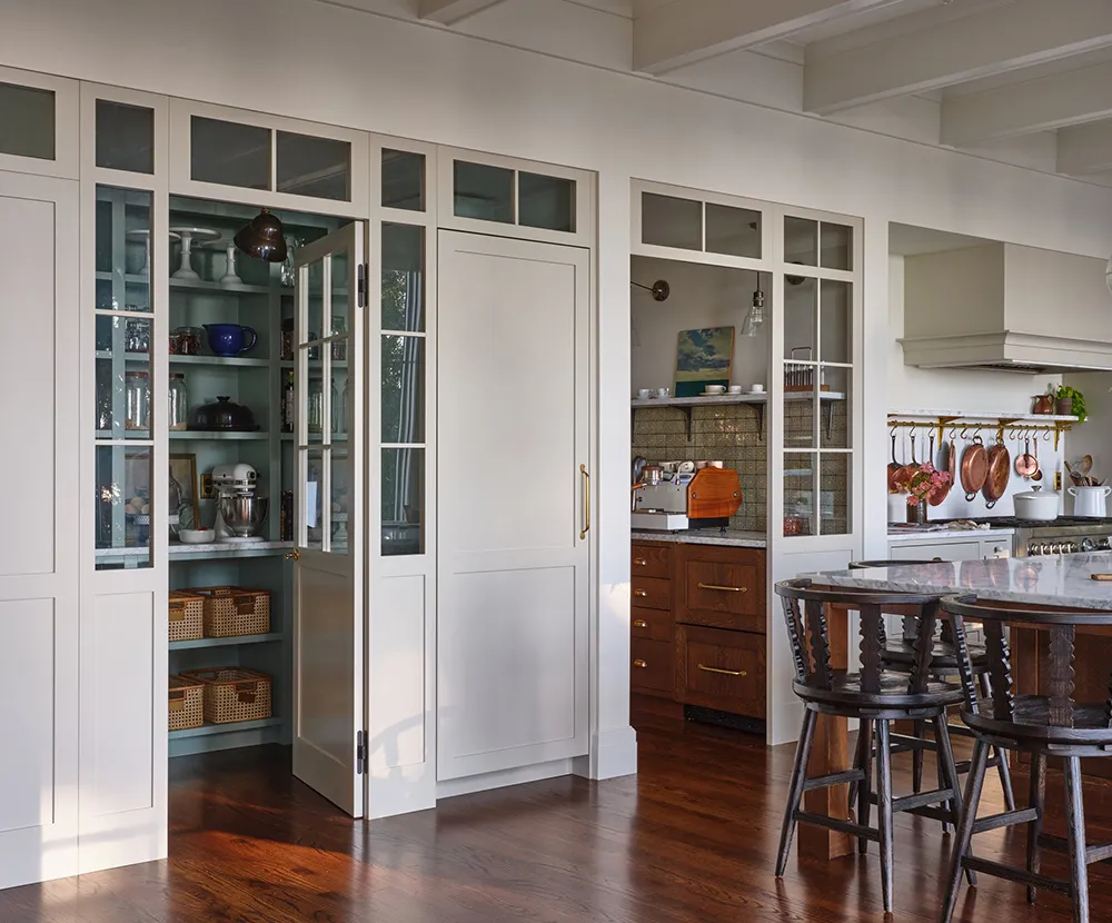 Excelente cocina en el diseño de una acogedora casa rural en Estados Unidos - Gallery image 8