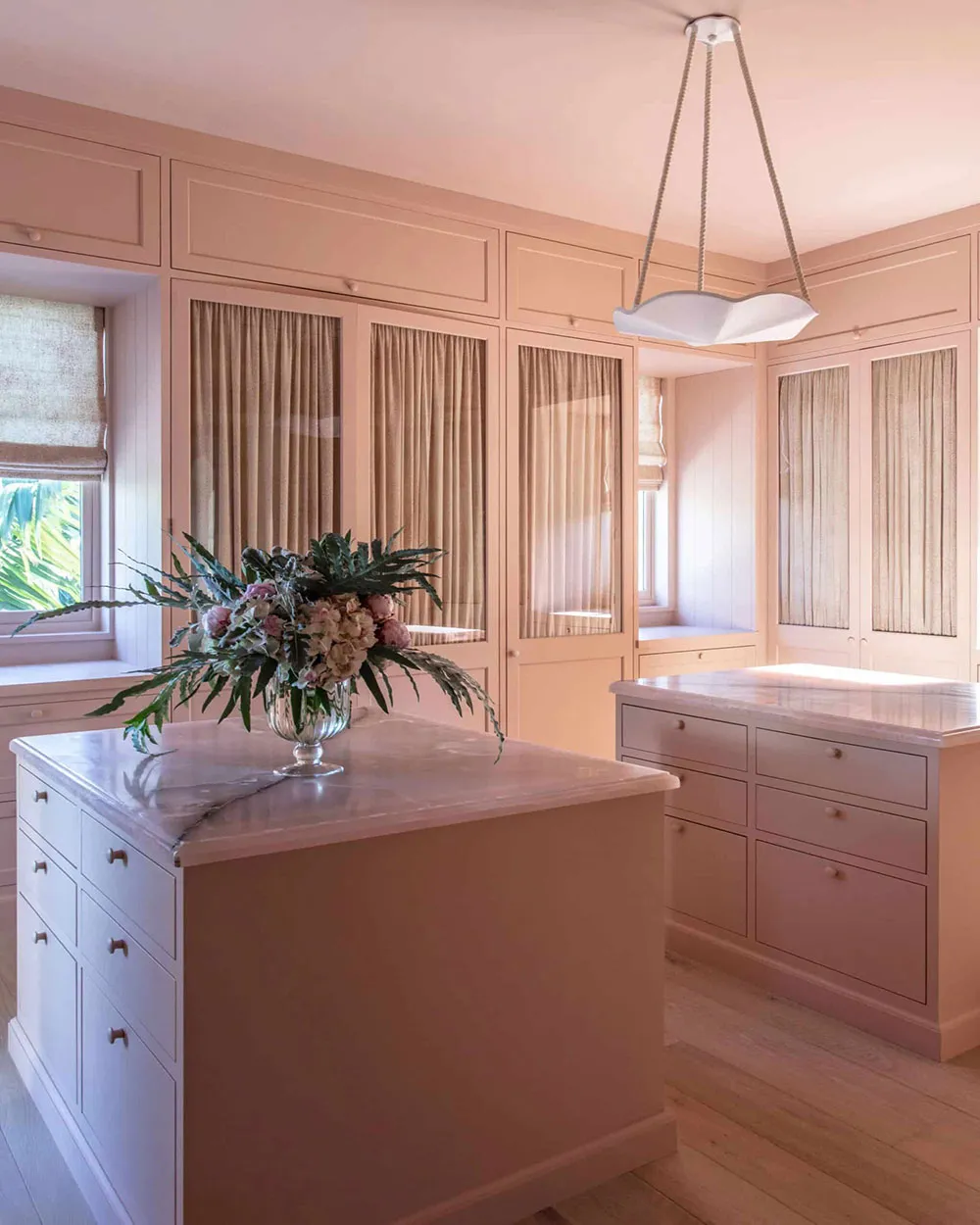 Floral Motifs and Green Tones: Cozy House in Florida - Gallery image 13