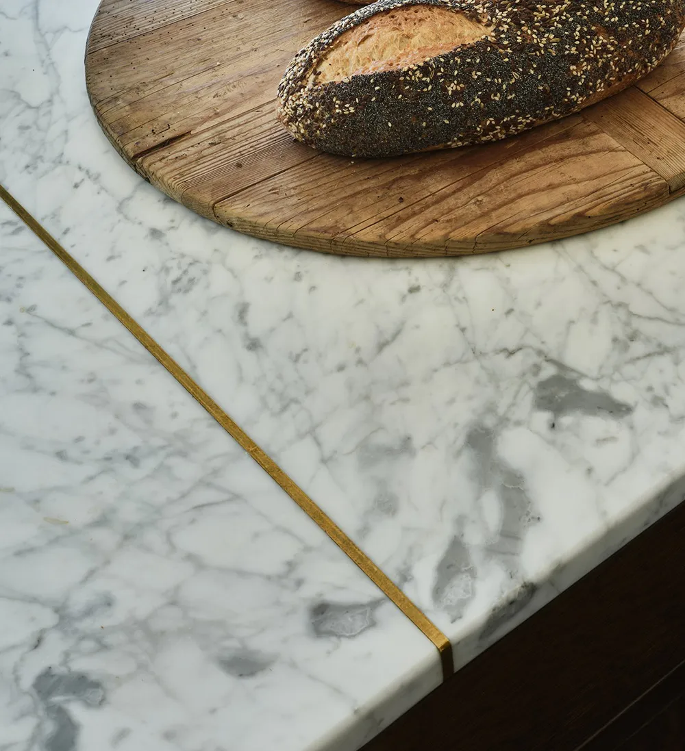 Excelente cocina en el diseño de una acogedora casa rural en Estados Unidos - Gallery image 3