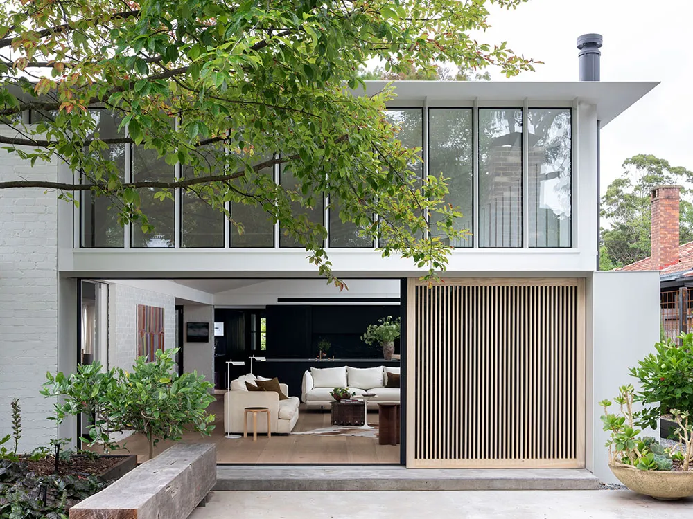 Znakomity strzeżony domek w Australii zbudowany na kontrastach - Gallery image 23