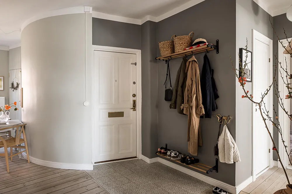 Приятные оттенки серого в дизайне шведской квартиры (90 кв. м) - Gallery image 32