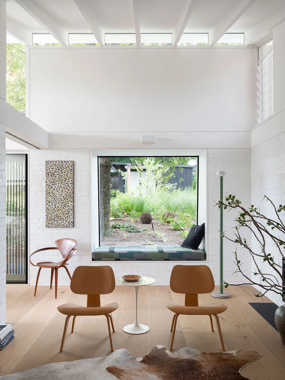 Znakomity strzeżony domek w Australii zbudowany na kontrastach - Gallery image 10