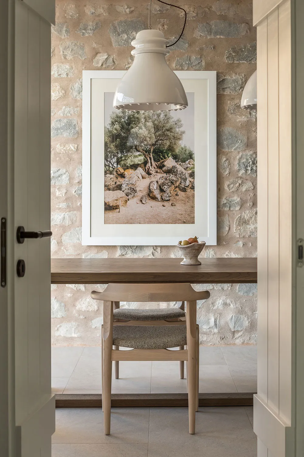 Un logement moderne chaleureux inspiré de la tradition des maisons en pierre en Grèce - Gallery image 11