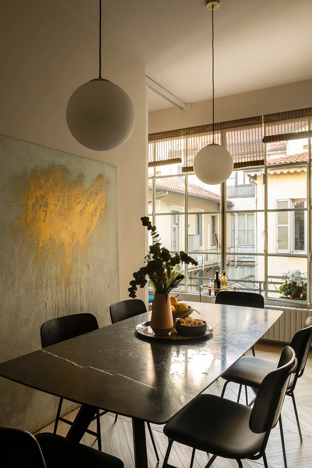 ミラノにある旧倉庫を改装した、快適でモダンなインテリア - Gallery image 10