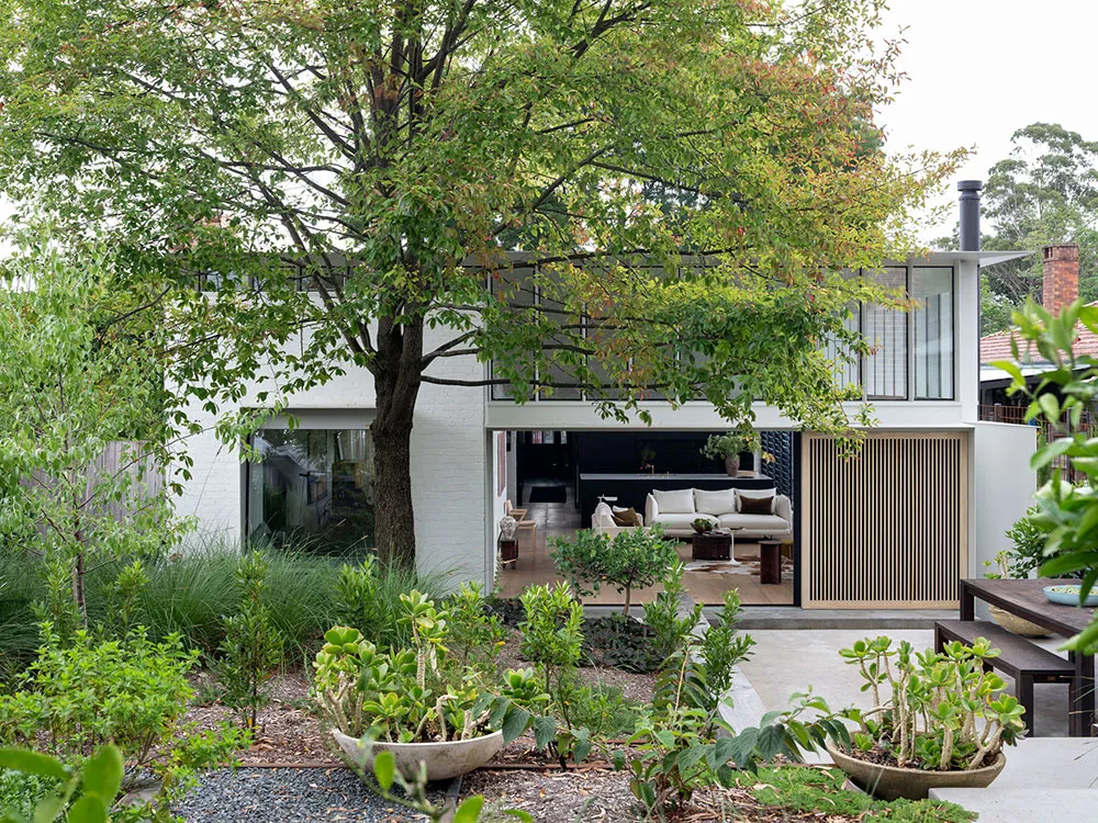 Znakomity strzeżony domek w Australii zbudowany na kontrastach - Gallery image 22