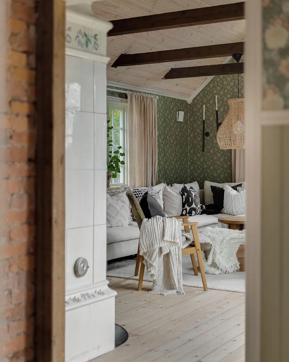 Small but very cozy cottage from Instagram - Gallery image 2