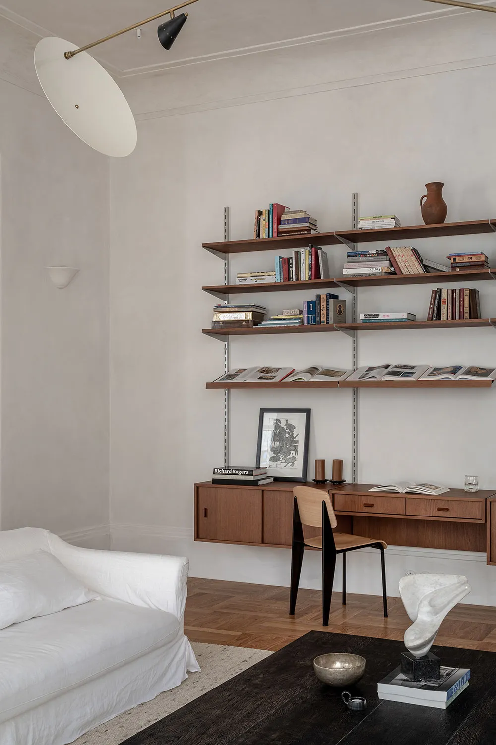 Un magnifique intérieur moderne aux touches anachroniques au centre de Kiev - Gallery image 2