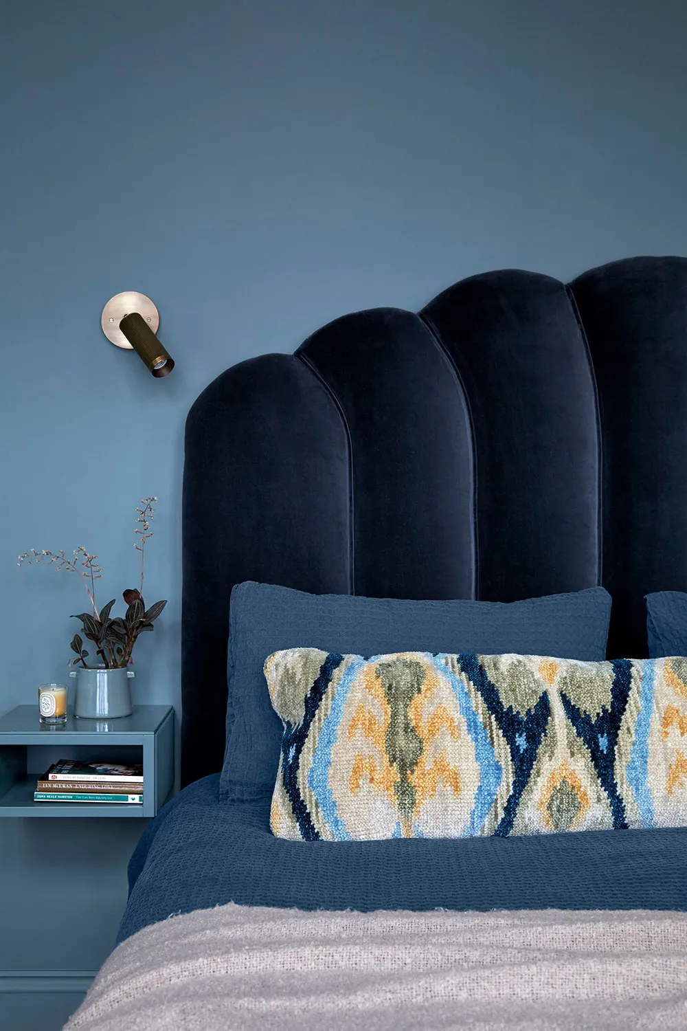 Стильні темні відтінки для чудового таунхауса в Лондоні - Gallery image 18