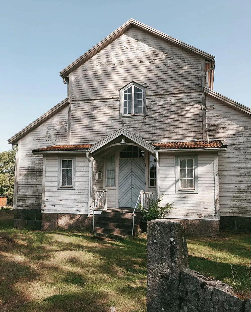 Un cottage estival inhabituel dans une ancienne église de village en Suède - 19