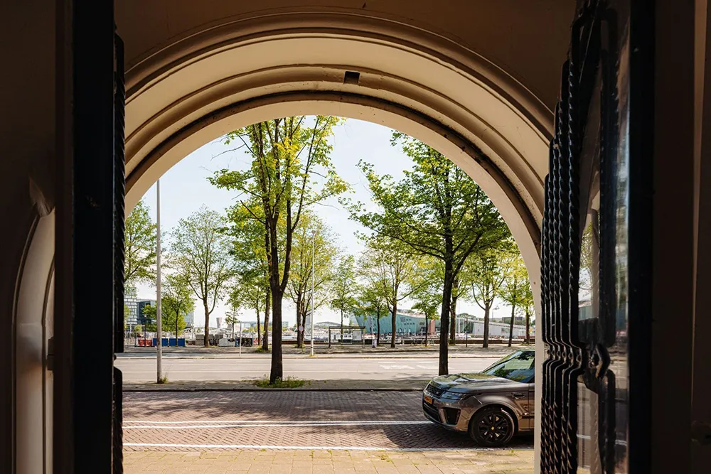 Średzie morza motywy w designie nowoczesnych apartamentów w Amsterdamie - Gallery image 26