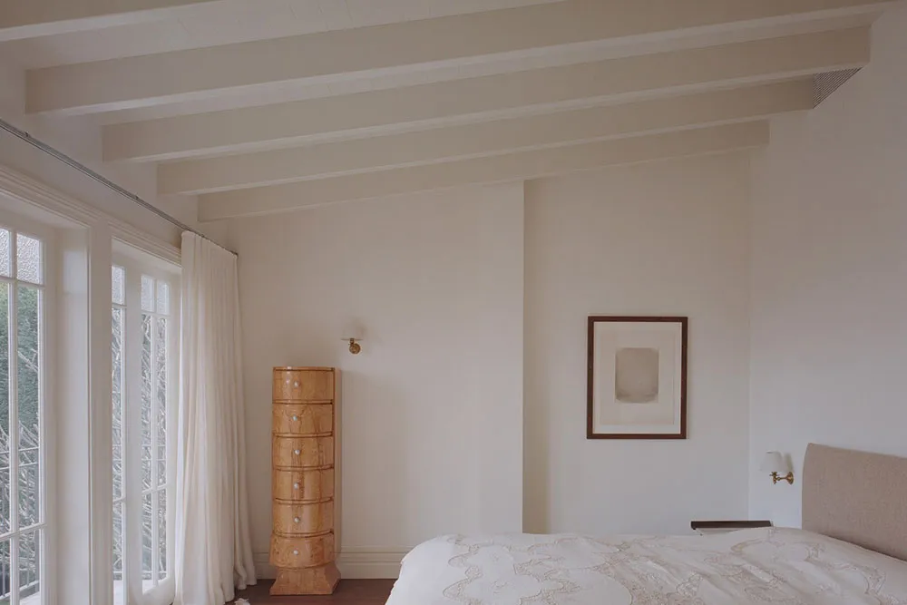 Арочные окна и мягкий минимализм: красивый дом дизайнера мод в Сиднее - Gallery image 17