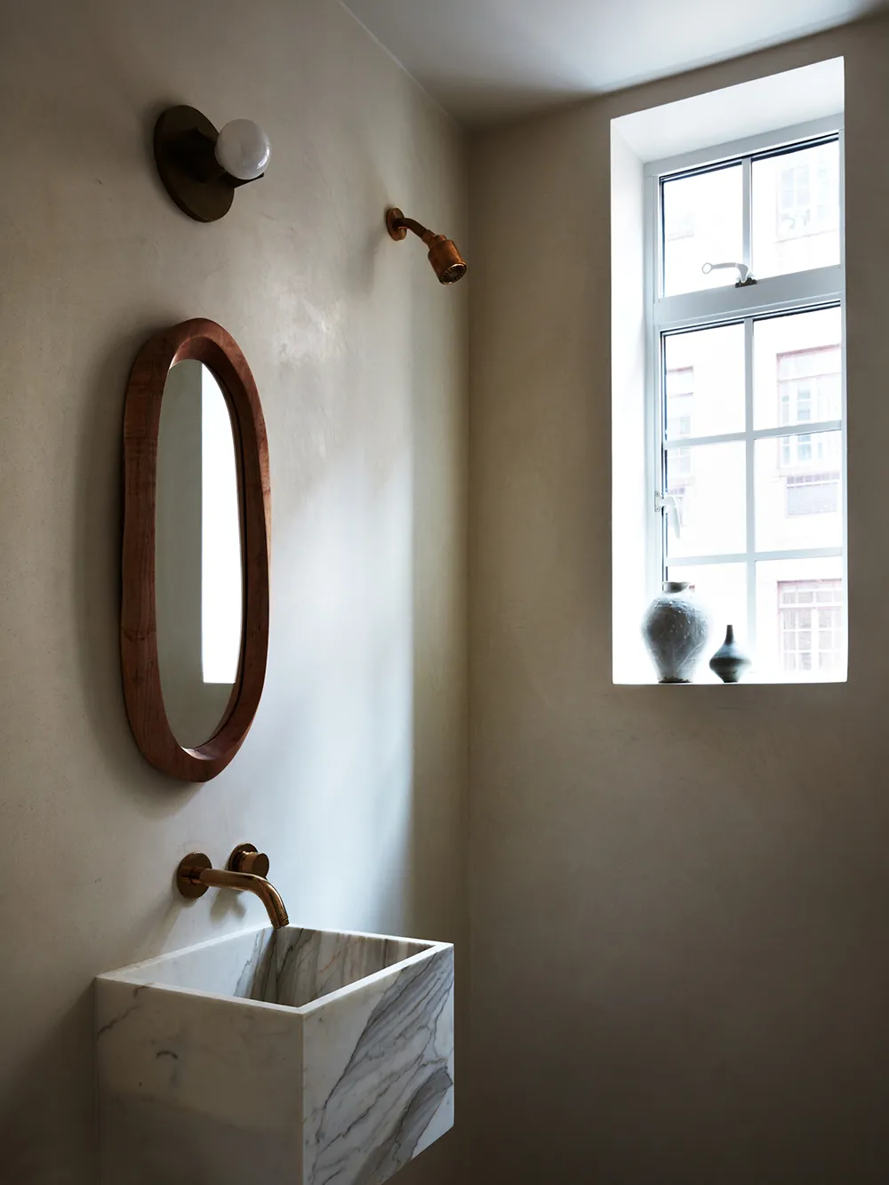 न्यूयॉर्क में एक प्राथमिक युग की इमारत में स्थित अपार्टमेंट का उन्नत विकास/सुधार - 13