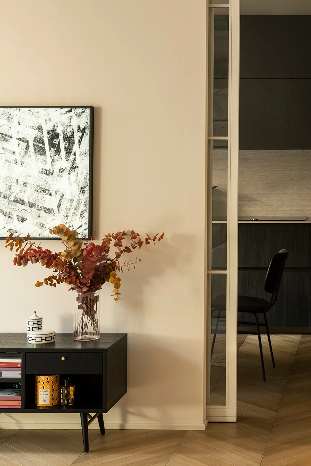 ミラノにある旧倉庫を改装した、快適でモダンなインテリア - Gallery image 5