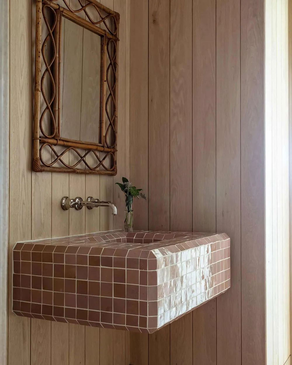 Floral Motifs and Green Tones: Cozy House in Florida - Gallery image 8