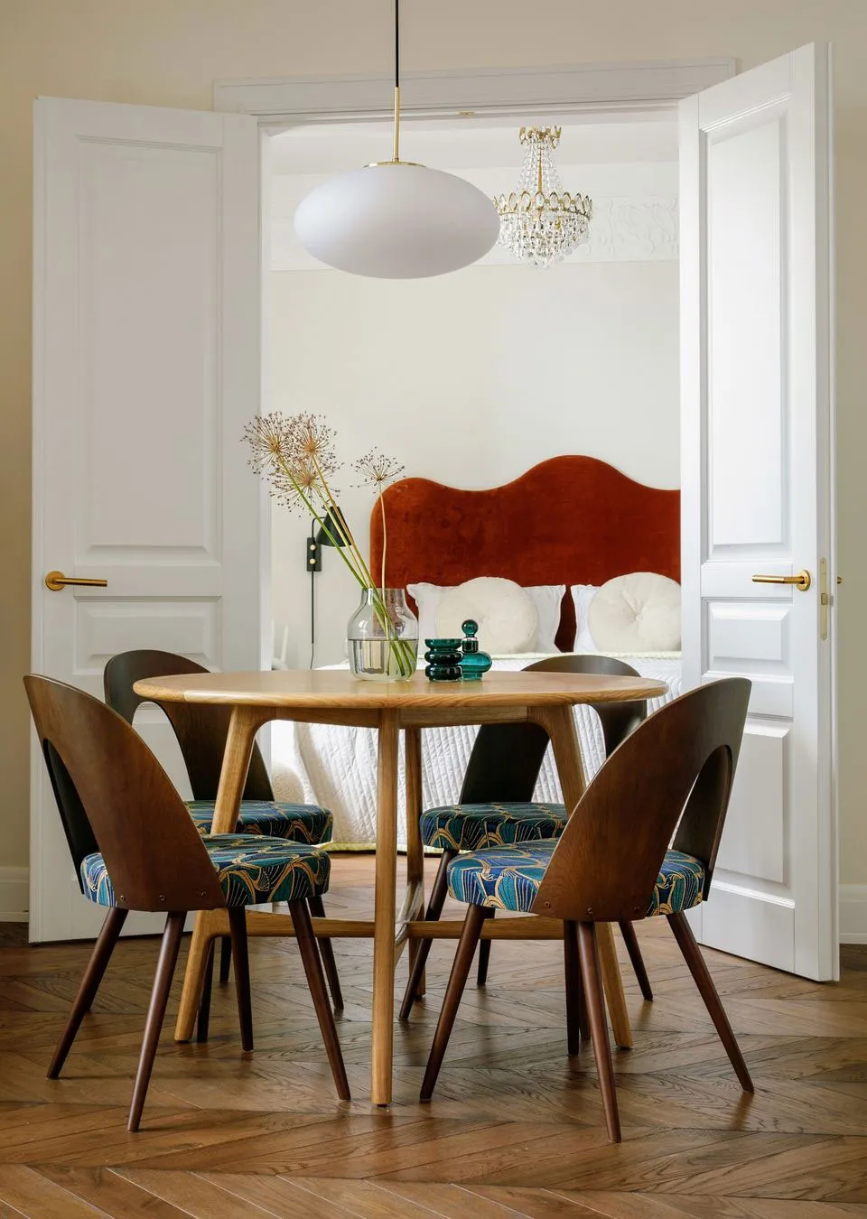 Charmante Wohnung mit leichten Retro-Noten im Zentrum von Kiew (75 qm) - Gallery image 4