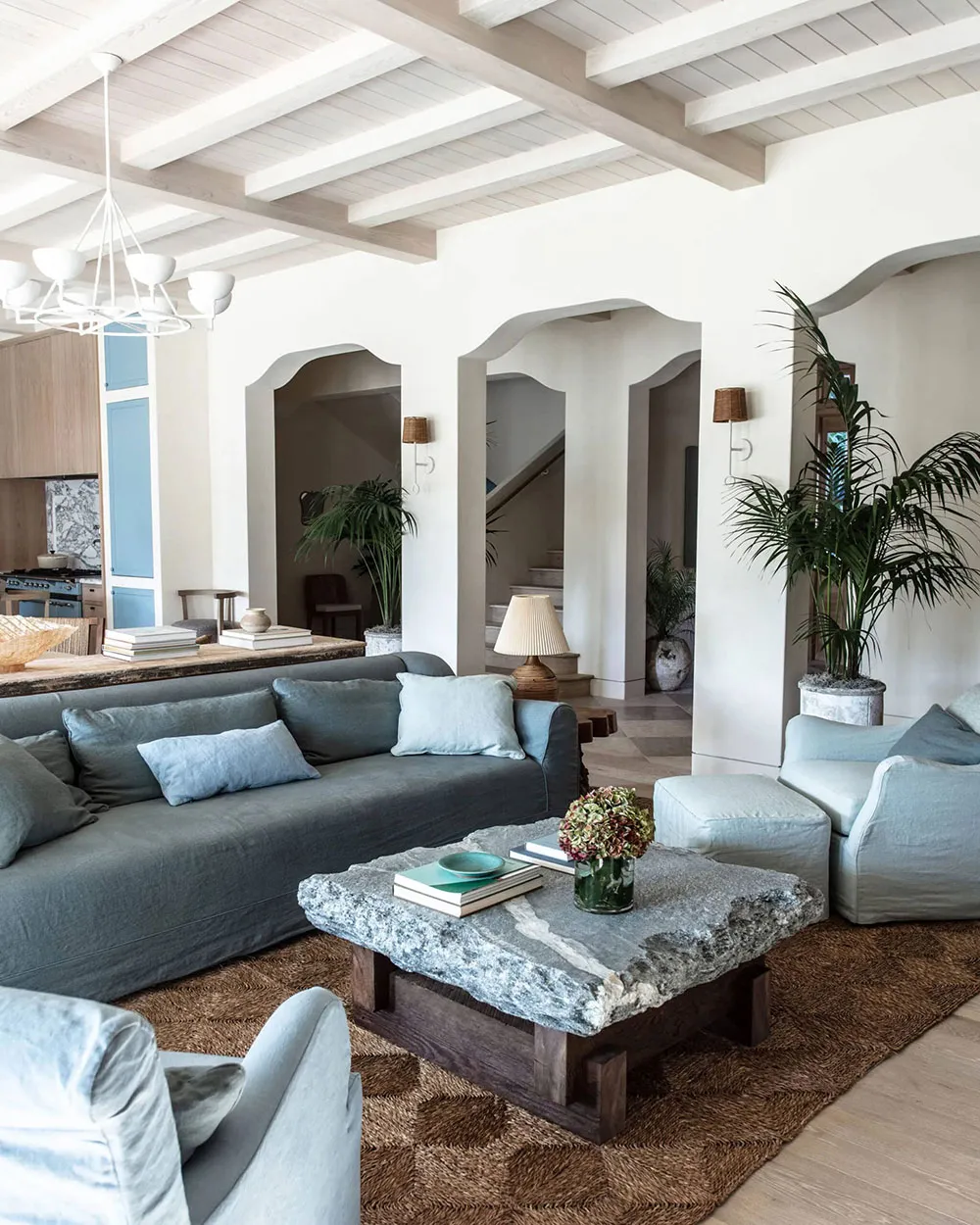 Floral Motifs and Green Tones: Cozy House in Florida - Gallery image 10