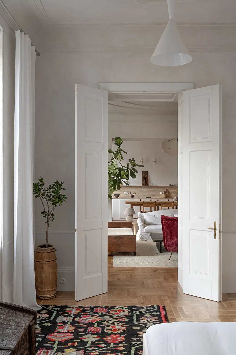 Un magnifique intérieur moderne aux touches anachroniques au centre de Kiev - Gallery image 11