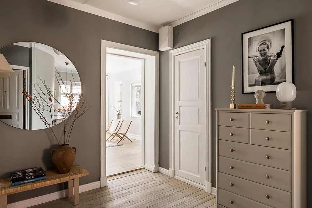 Приятные оттенки серого в дизайне шведской квартиры (90 кв. м) - Gallery image 29