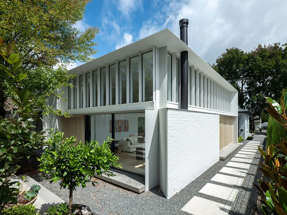 Znakomity strzeżony domek w Australii zbudowany na kontrastach - Gallery image 25