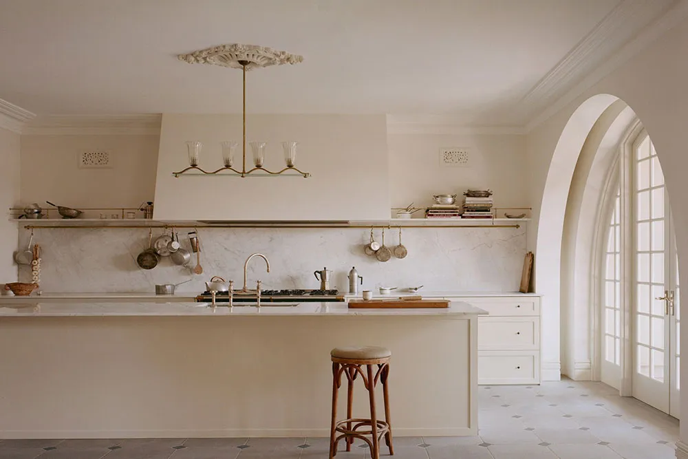 Арочные окна и мягкий минимализм: красивый дом дизайнера мод в Сиднее - Gallery image 5