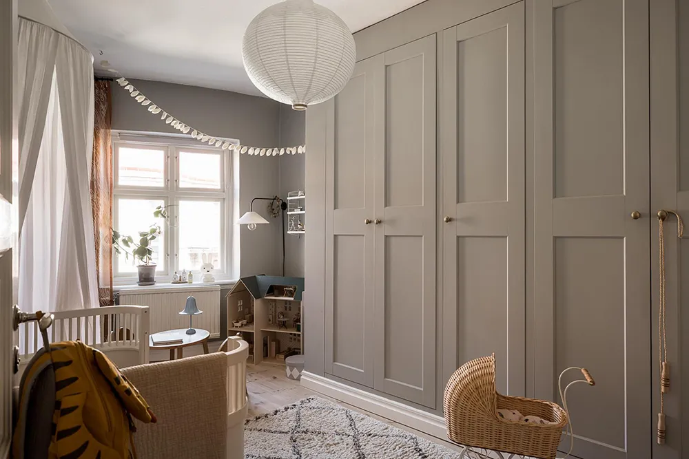 Приятные оттенки серого в дизайне шведской квартиры (90 кв. м) - Gallery image 24