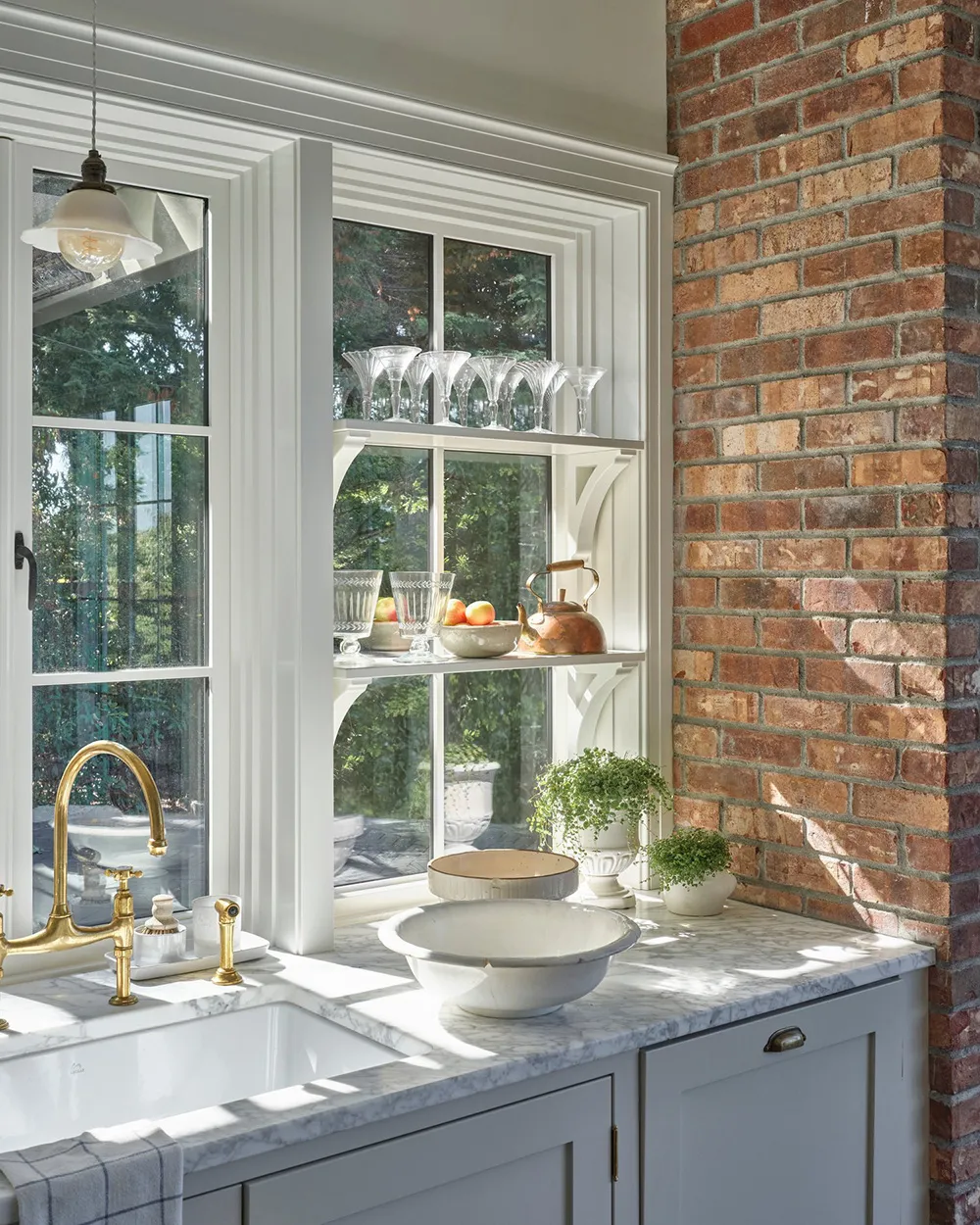 Excelente cocina en el diseño de una acogedora casa rural en Estados Unidos - Gallery image 2