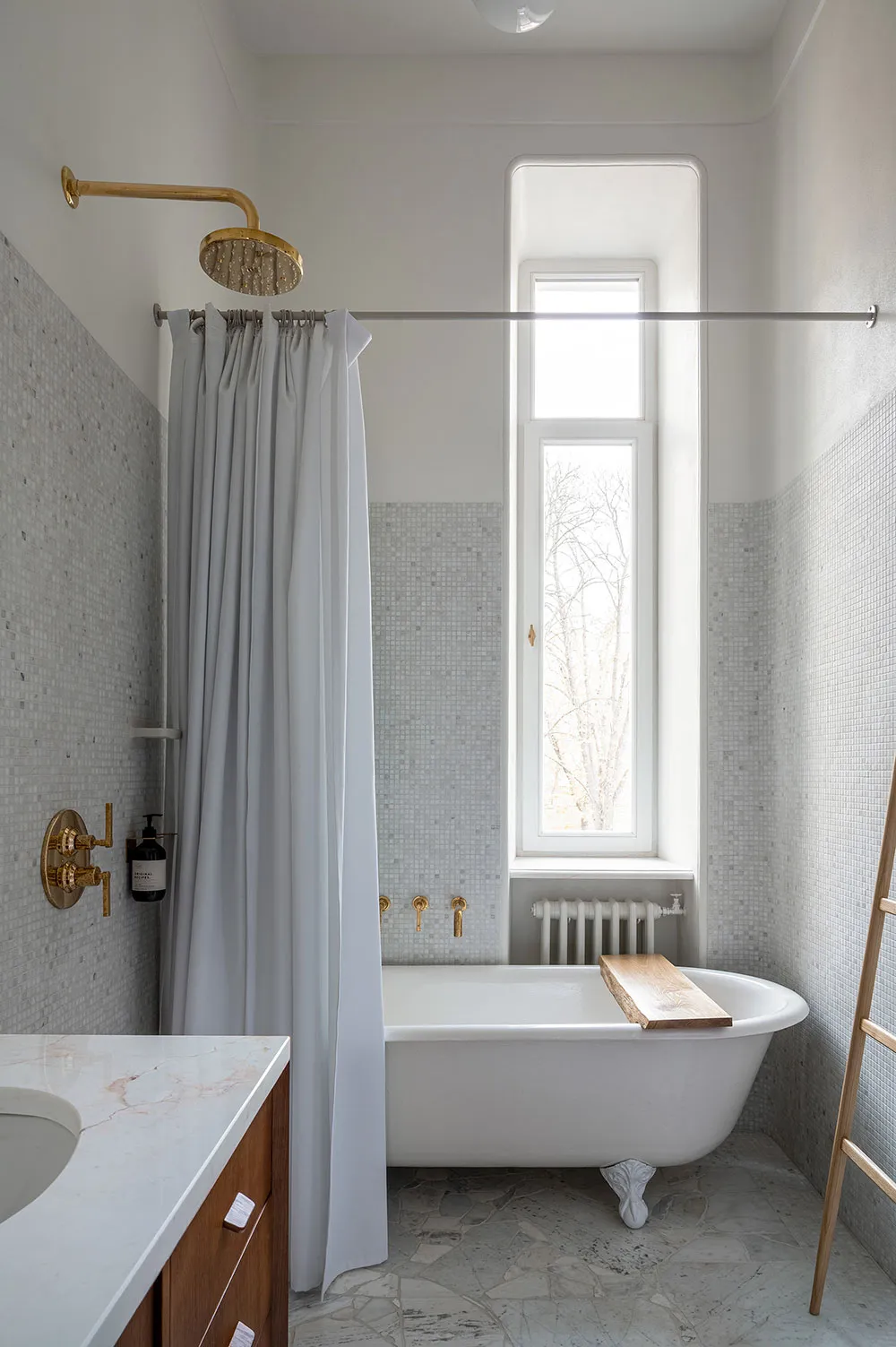 Un magnifique intérieur moderne aux touches anachroniques au centre de Kiev - Gallery image 17