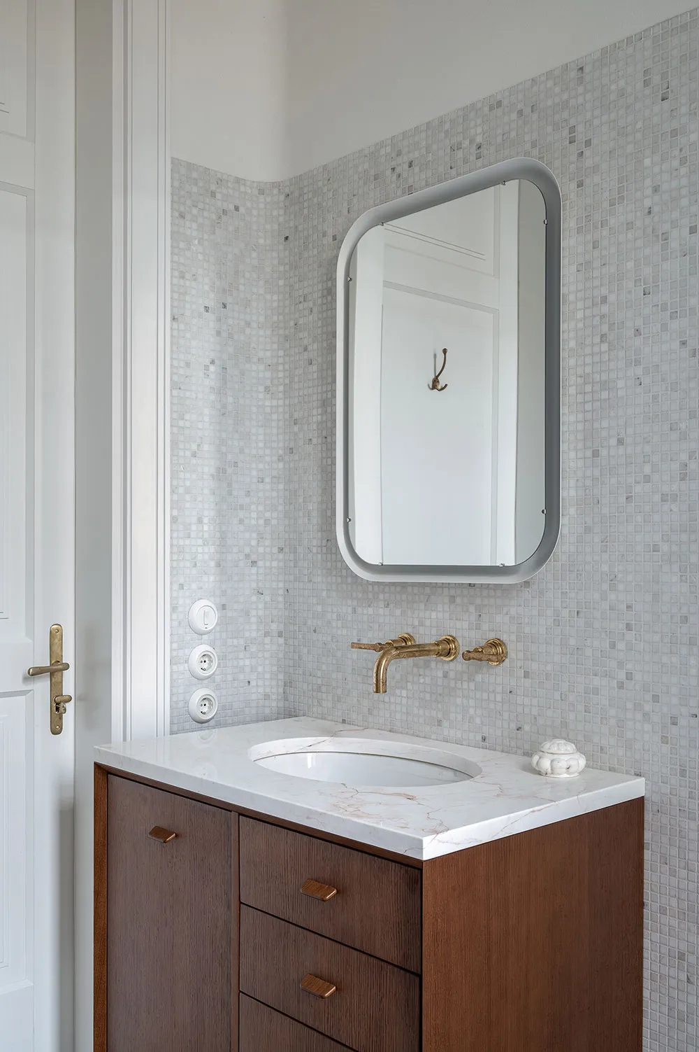 Un magnifique intérieur moderne aux touches anachroniques au centre de Kiev - Gallery image 21