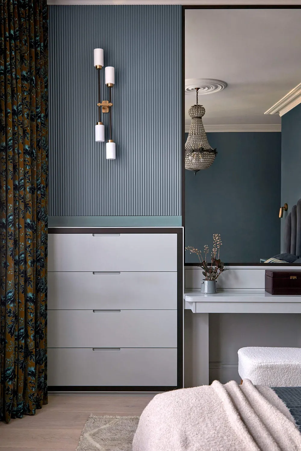 Стильні темні відтінки для чудового таунхауса в Лондоні - Gallery image 16