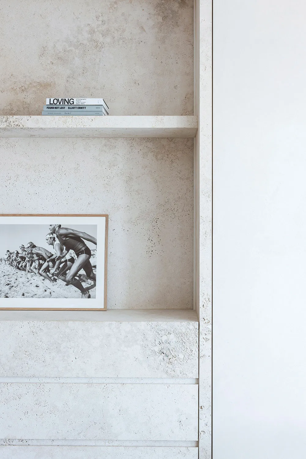 Ruhe in sandfarbigen Tönen im Design eines Hauses in den Dünen der Niederlande - Gallery image 9