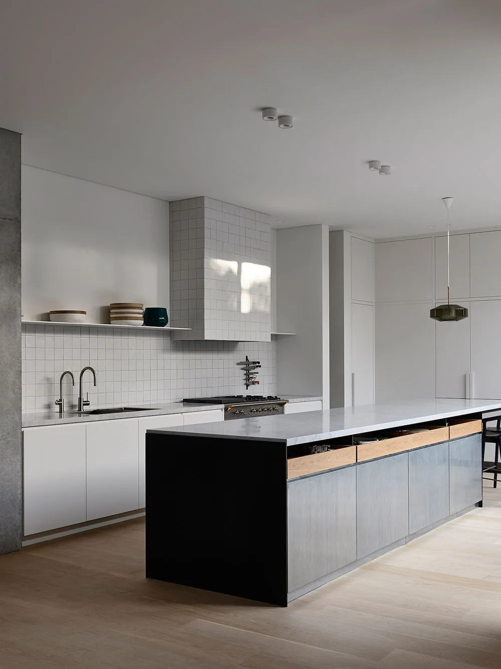 Gemäßigte Töne im Design eines stylischen modernen Hauses in Melbourne - Gallery image 8