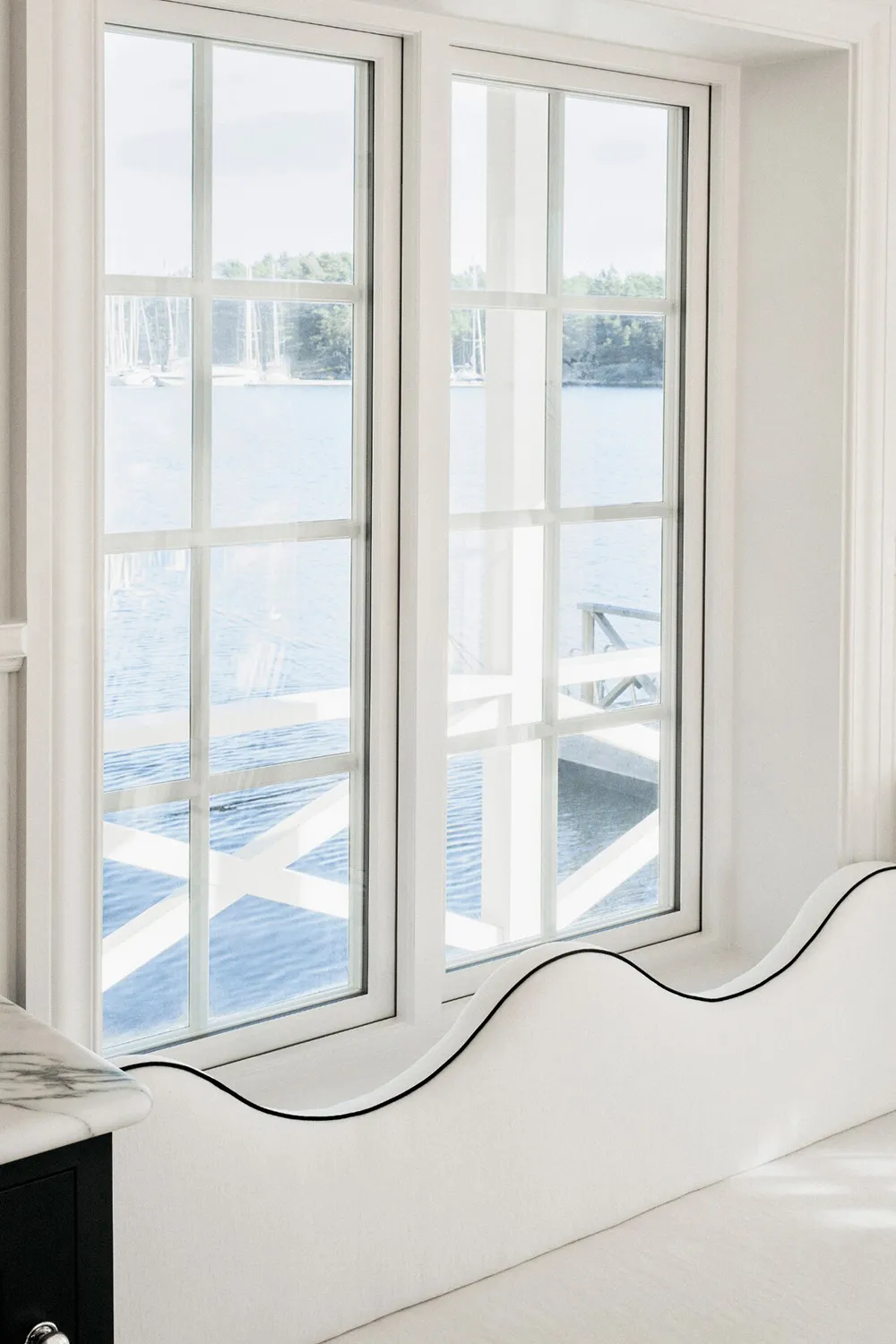 स्वीडन में स्थित एक सुंदर वॉटरफ्रंट रिसॉर्ट का आंतरिक डिज़ाइन - Gallery image 2