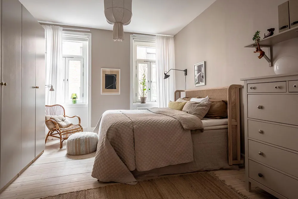 Intérieur scandinave cosy avec tapis mur - Gallery image 25