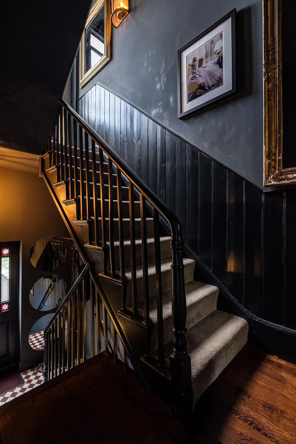 Stilvolle dunkle Interieurs eines victorianischen Hauses in London - 13