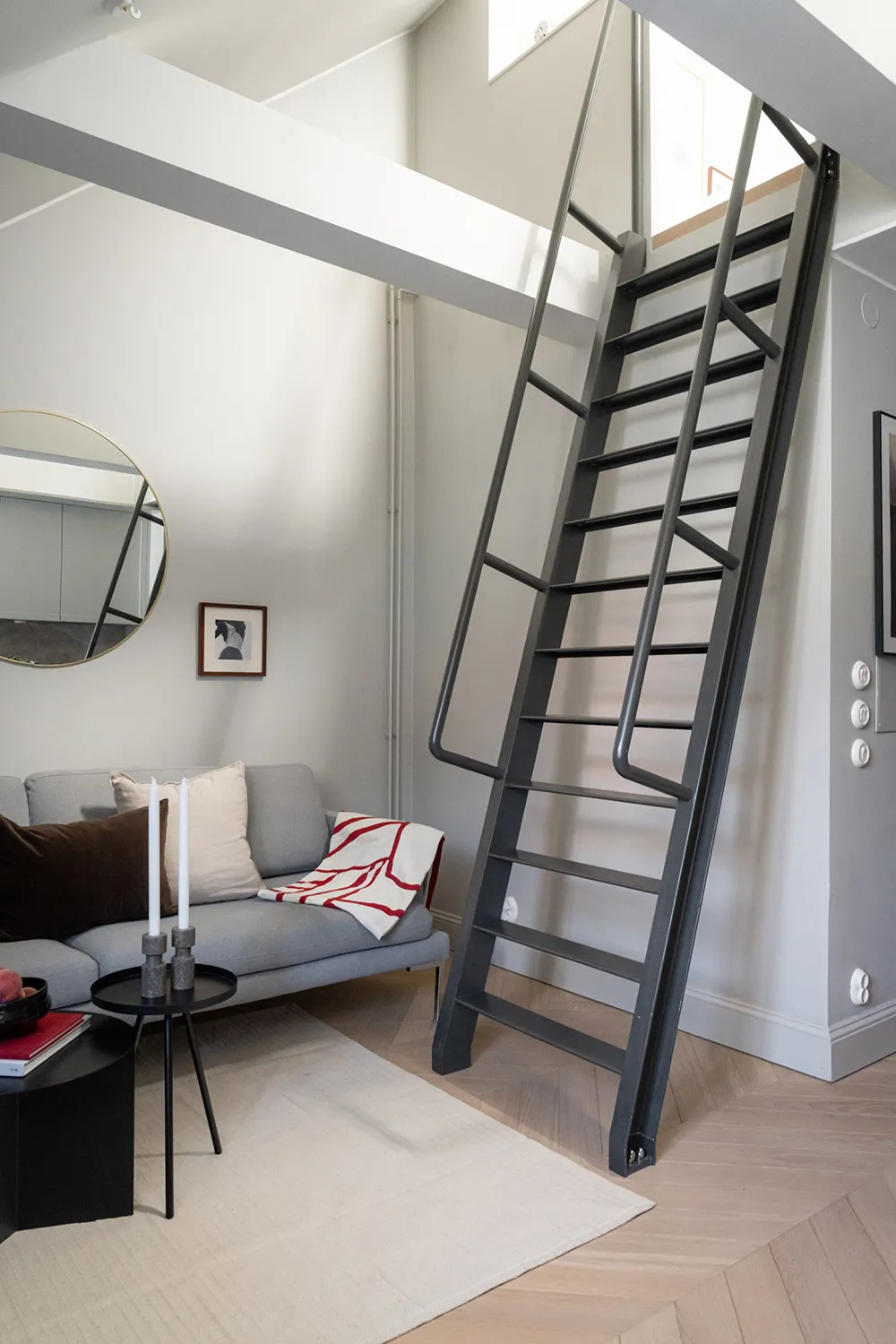 Компактная двухуровневая мансарда в центре Стокгольма (34 кв. м) - Gallery image 7