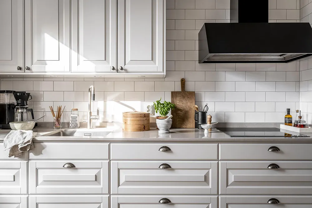 Intérieur scandinave agréable avec salle à manger traversante et notes automnales légères (94 m²) - Gallery image 24