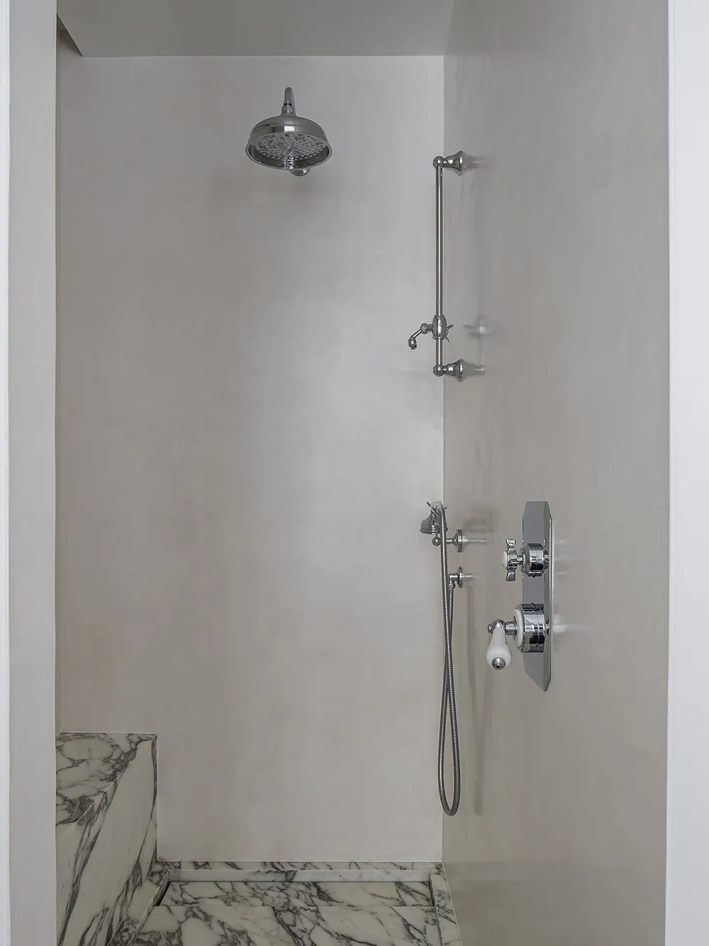 Modny design i wневремienne nuty: renowacja taunhausu w Belgii - Gallery image 18