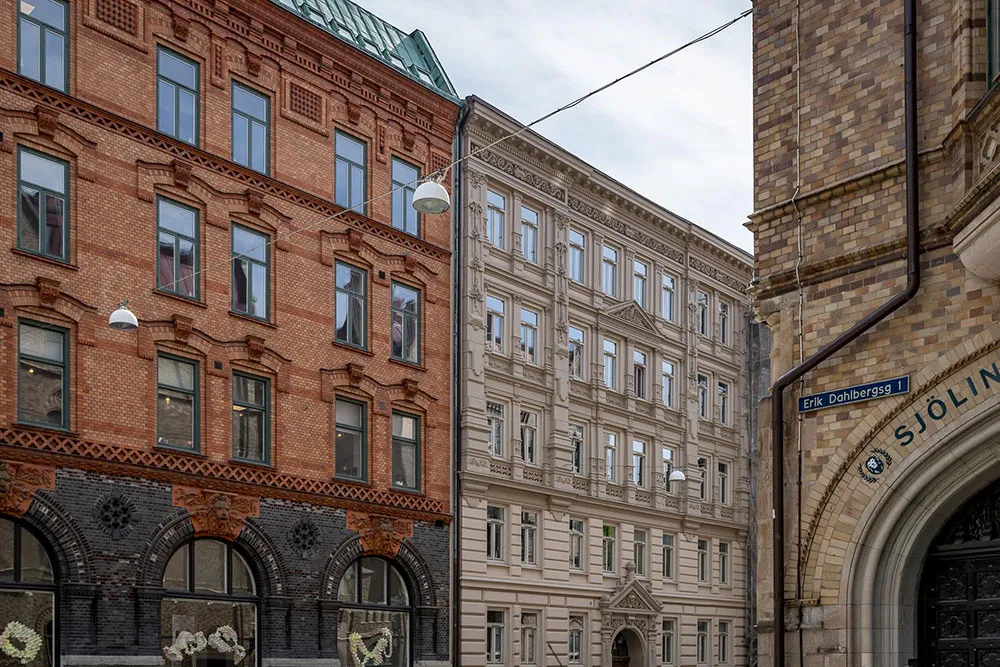 Intérieur scandinave cosy avec tapis mur - Gallery image 36