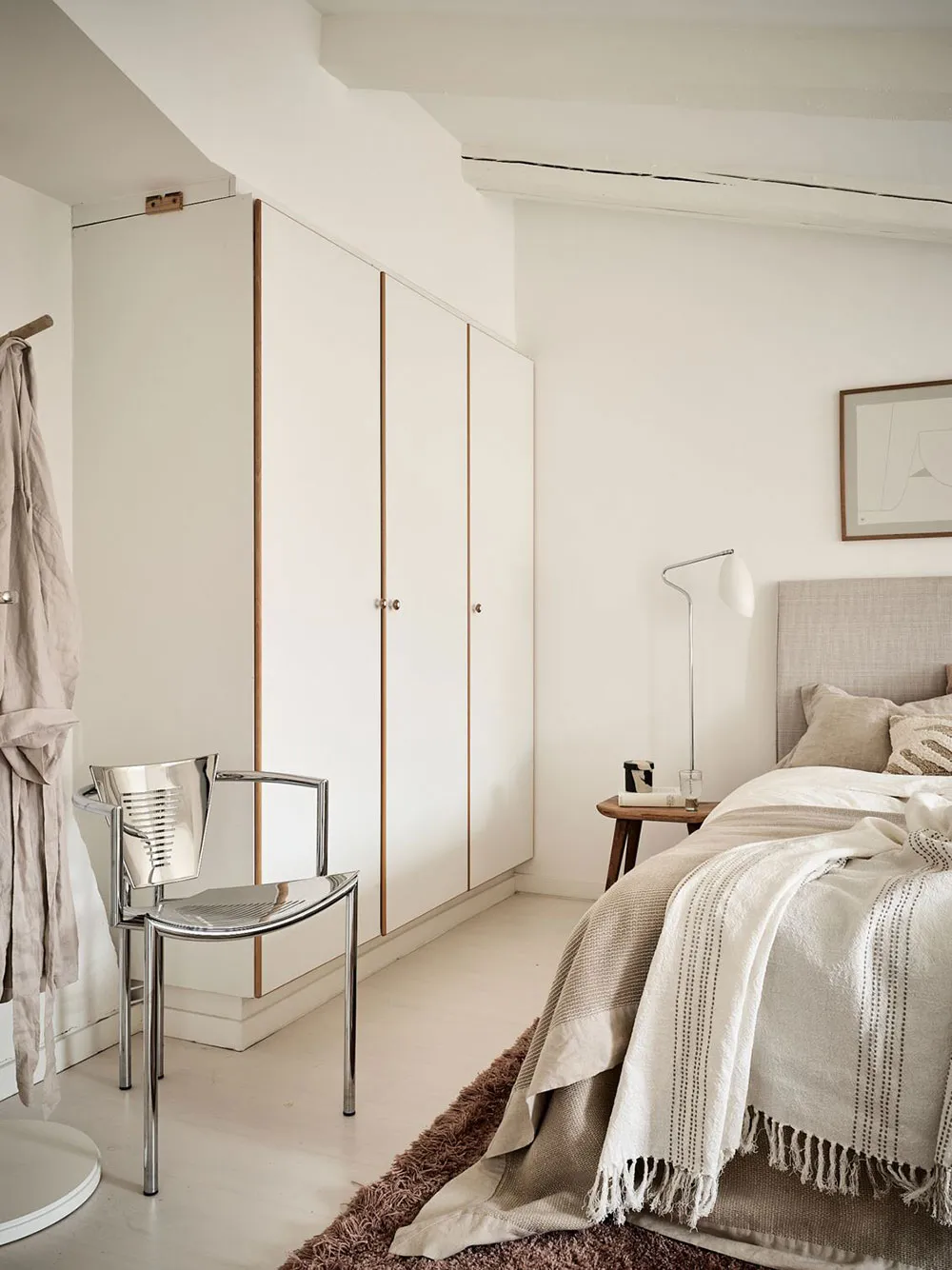 Bright attic with beams and open layout (70 sq. m) - Gallery image 5