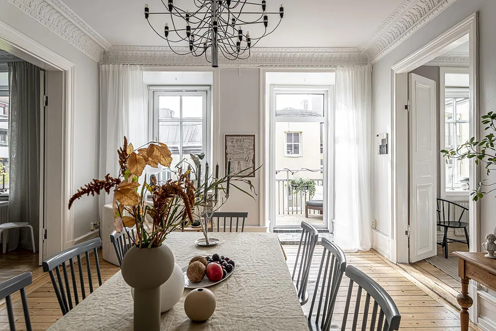 Intérieur scandinave agréable avec salle à manger traversante et notes automnales légères (94 m²) - Gallery image 8