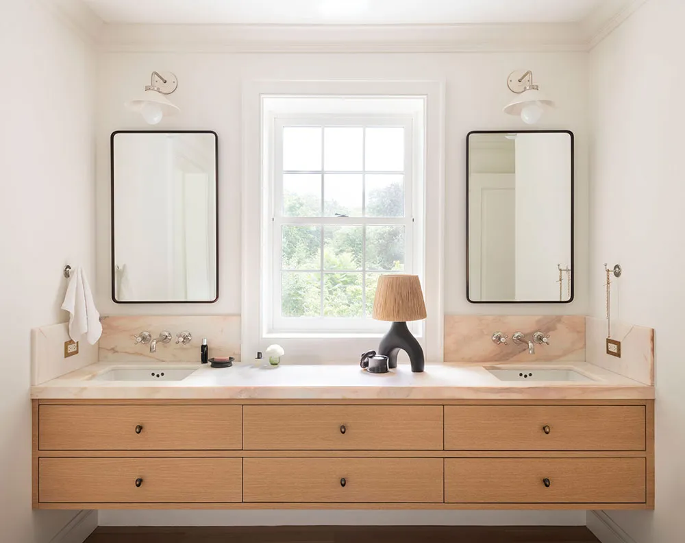 Bright and elegant interiors of a magnificent colonial house in the USA - 23