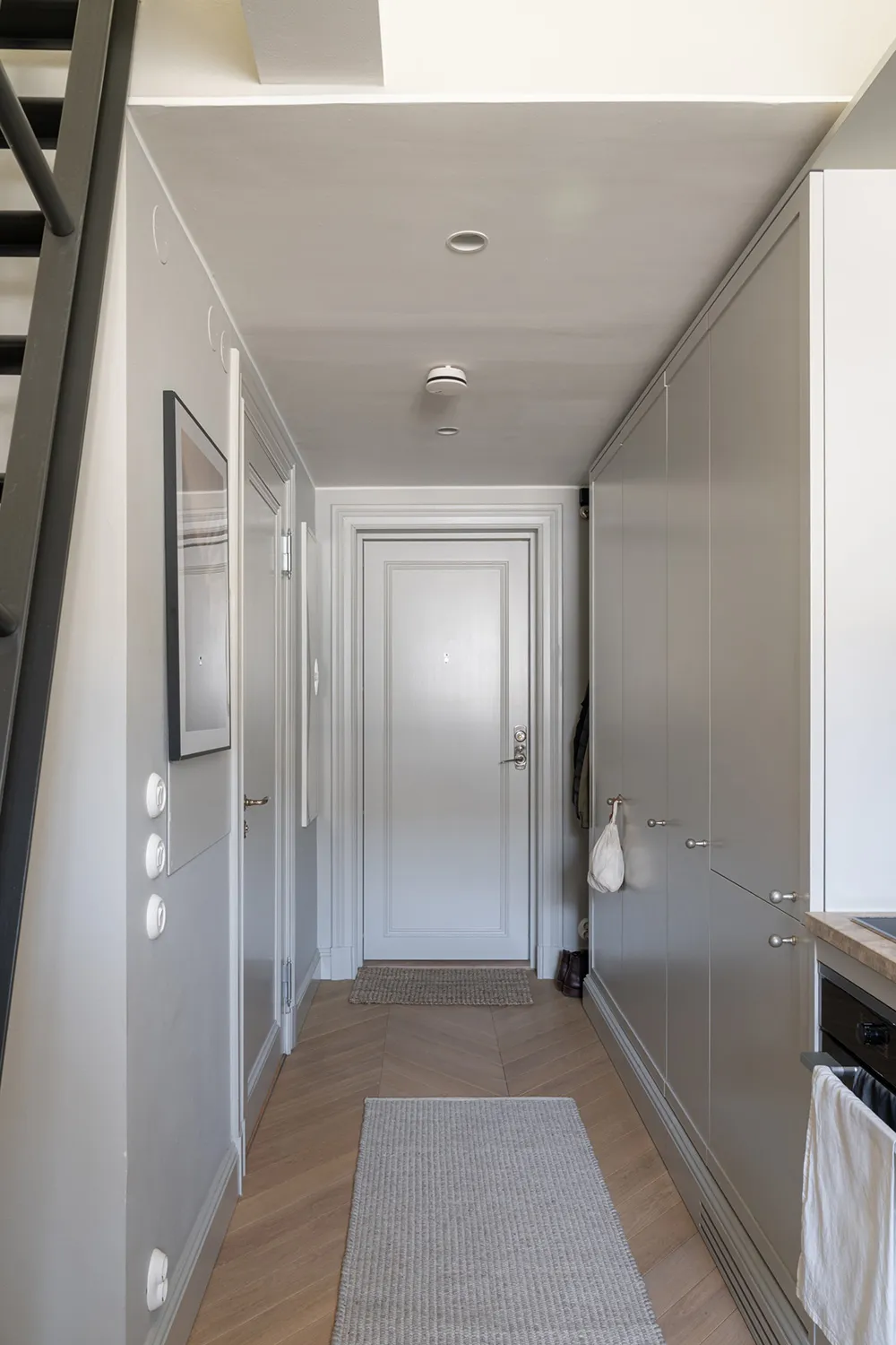 Компактная двухуровневая мансарда в центре Стокгольма (34 кв. м) - Gallery image 14