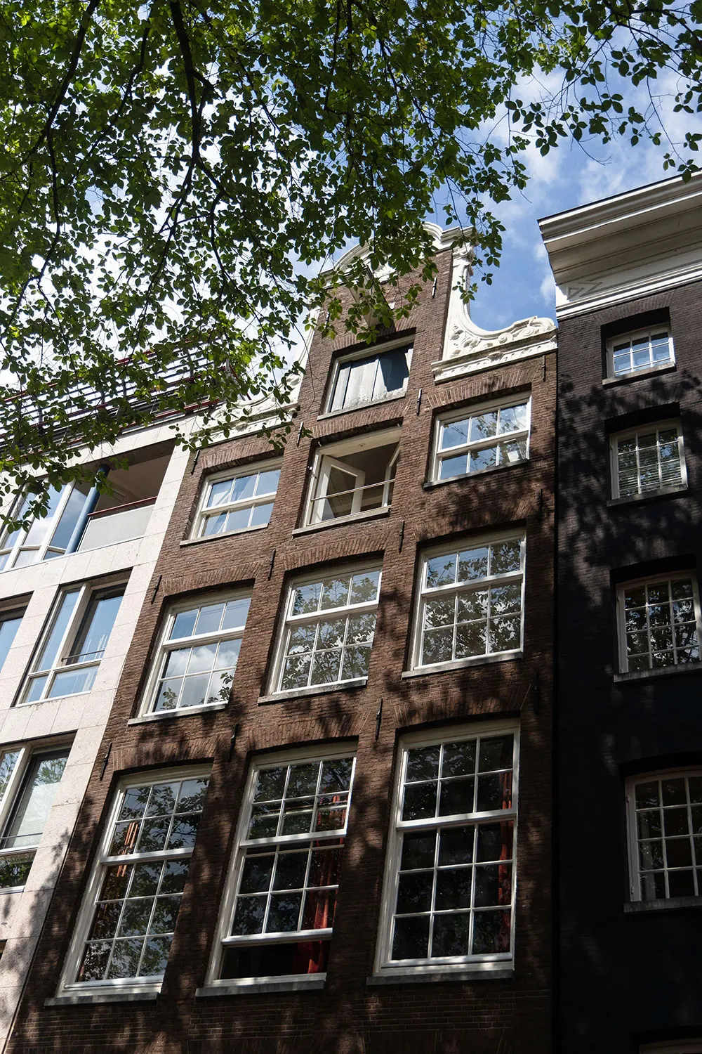 Очарование старинной мансарди та стильний дизайн: квартира з видом на канал у Амстердамі - Gallery image 22
