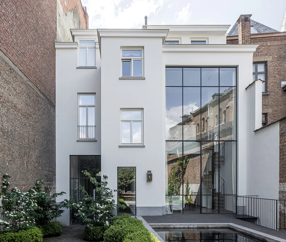 Modny design i wневремienne nuty: renowacja taunhausu w Belgii - Gallery image 1