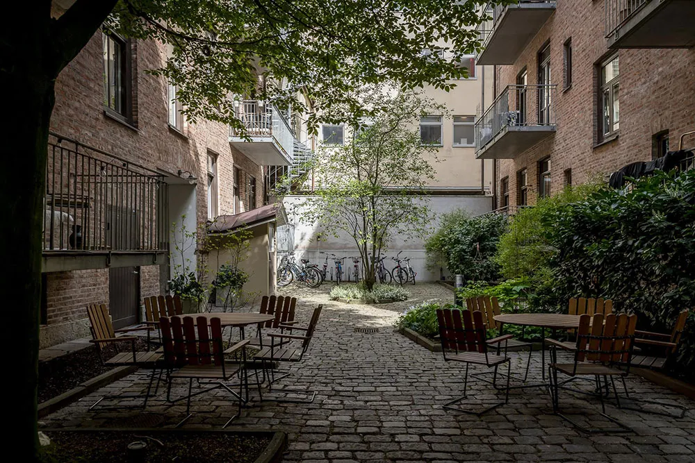 Intérieur scandinave cosy avec tapis mur - Gallery image 33