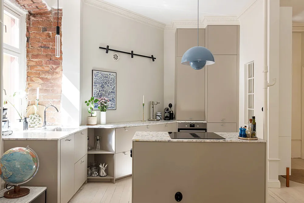 Appartement compact en stockholmois avec une disposition intéressante (47 m²) - Gallery image 2