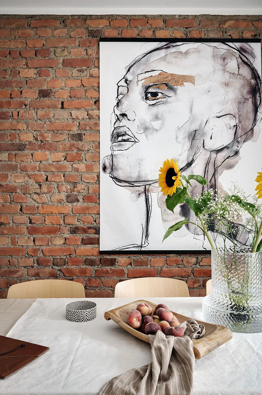 Interior blanco con acentos cálidos en el diseño (66 m²) - Gallery image 15